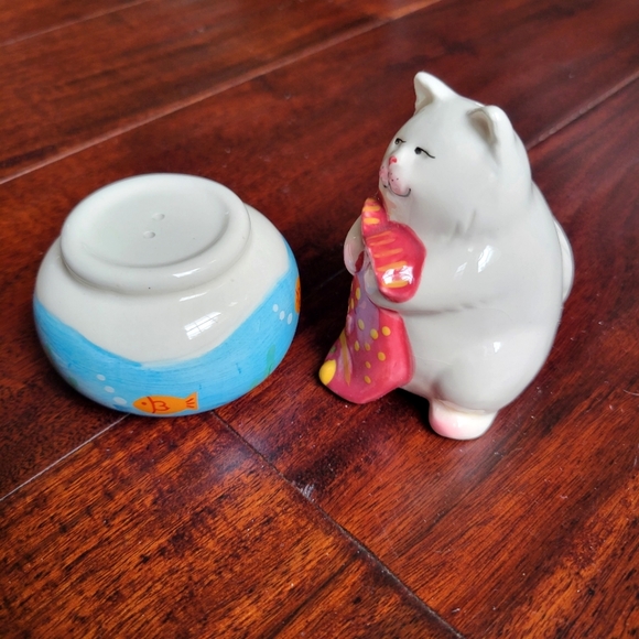 Vtg NEW Cat Salt & Pepper Shakers Cat Fish Salt & Pepper Shakers - Picture 4 of 15